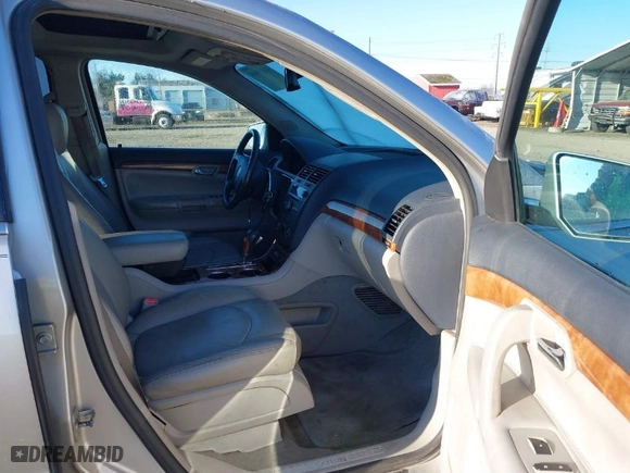 2007 Saturn Outlook XR with VIN 5GZEV23767J131366, listed as a IAAI auction lot 41439009 with 170,533 mi miles. Bid and sale history available at carsss.com. Image 5.