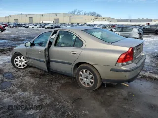 2001 Volvo S60 with VIN YV1RS61R812081198, listed as a Copart auction lot 42083995 with 96,753 mi miles and Salvage Title. Bid and sale history available at carsss.com. Image 2.