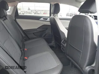 2025 Volkswagen Taos z VIN 3VVSC7B22SM011056, wystawiony jako IAAI lot #41889662 z przebiegiem 75 mil mil oraz . Historia ofert i sprzedaży dostępna na DreamBid. Obrazek 8.