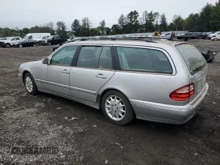 2000 Mercedes-Benz E-Class AWD with VIN WDBJH82J6YX039226, listed as a Copart auction lot 72559034 with 213,680 mi miles and Clean Title. Bid and sale history available at carsss.com. Image 2.