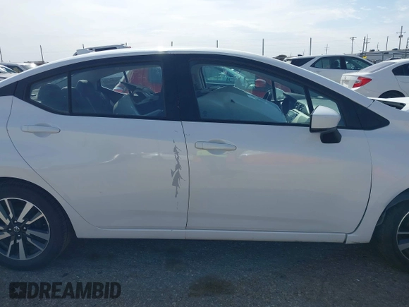 2022 Nissan Versa SV z VIN 3N1CN8EV4NL839437, wystawiony jako IAAI lot #42020629 z przebiegiem 46 138 mil mil oraz . Historia ofert i sprzedaży dostępna na DreamBid. Obrazek 14.