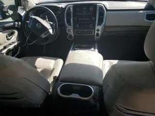 2021 Nissan Titan SL z VIN 1N6AA1ED6MN511883, wystawiony jako Copart lot #57115084 z przebiegiem 48 293 mil mil oraz Szkoda całkowita • Salvage title. Historia ofert i sprzedaży dostępna na DreamBid. Obrazek 8.