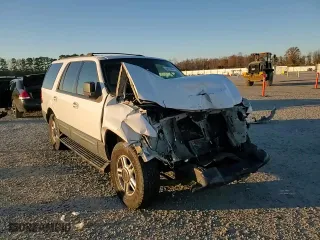 2003 Ford Expedition Special Service with VIN 1FMRU15W03LB54236, listed as a Copart auction lot 84053664 with 252,582 mi miles and Salvage Title. Bid and sale history available at carsss.com. Image 10.