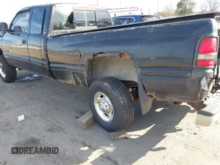 2001 Dodge 2500 z VIN 3B7KF23631G718044, wystawiony jako IAAI lot #41834498 z przebiegiem 154 515 mil mil oraz . Historia ofert i sprzedaży dostępna na DreamBid. Obrazek 6.