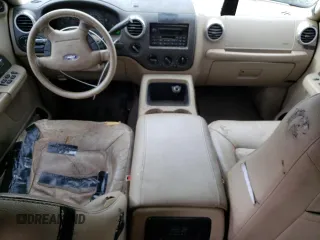 2003 Ford Expedition XLT Value with VIN 1FMPU16W23LC25829, listed as a Copart auction lot 42344235 with 233,990 mi miles and Salvage Title. Bid and sale history available at carsss.com. Image 8.
