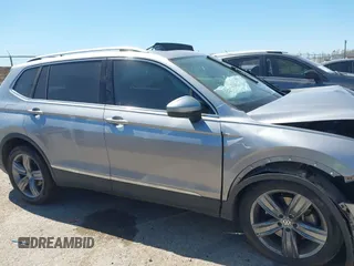 2019 Volkswagen Tiguan SEL Premium with VIN 3VV4B7AX5KM085435, listed as a IAAI auction lot 41839386 with 124,501 mi miles and . Bid and sale history available at DreamBid. Image 13.
