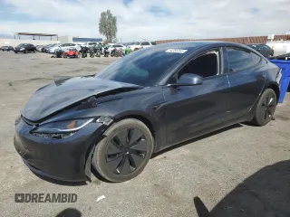 2024 Tesla Model 3 z VIN 5YJ3E1EA9RF740148, wystawiony jako Copart lot #54266365 z przebiegiem Nie podano mil oraz Szkoda całkowita • Salvage title. Historia ofert i sprzedaży dostępna na DreamBid. Obrazek 1.