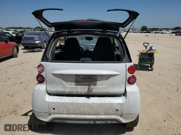 2013 Smart fortwo Pure with VIN WMEEJ3BA9DK627656, listed as a Copart auction lot 52109195 with 118,181 mi miles and Clean title. Bid and sale history available at DreamBid. Image 6.
