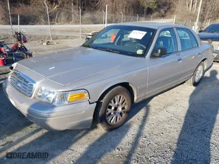 2005 Ford Crown Victoria LX with VIN 2FAFP74W85X121984, listed as a IAAI auction lot 41427678 with 113,437 mi miles. Bid and sale history available at carsss.com. Image 17.
