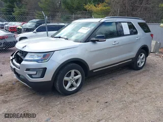 2017 Ford Explorer XLT with VIN 1FM5K8D88HGA32272, listed as a IAAI auction lot 41897475 with 166,846 mi miles. Bid and sale history available at carsss.com. Image 2.