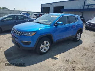 2019 Jeep Compass Latitude with VIN 3C4NJDBB8KT598658, listed as a Copart auction lot 60135635 with 18,669 mi miles and Salvage title. Bid and sale history available at DreamBid. Image 1.