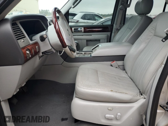 2006 Lincoln Navigator Luxury with VIN 5LMFU27516LJ14665, listed as a Copart auction lot 81501094 with 177,122 mi miles and Salvage Title. Bid and sale history available at carsss.com. Image 7.