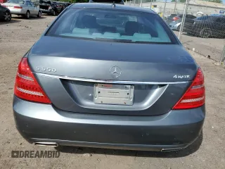 2010 Mercedes-Benz S 550 z VIN WDDNG8GB7AA349245, wystawiony jako Copart lot #57496695 z przebiegiem 100 820 mil mil oraz Szkody całkowita. Historia ofert i sprzedaży dostępna na DreamBid. Obrazek 6.