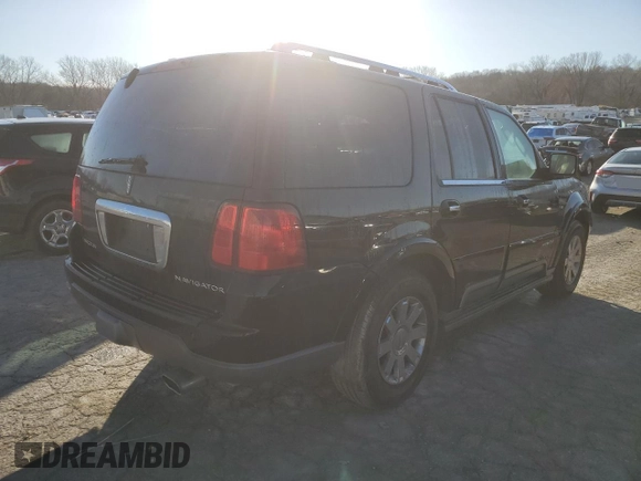 2004 Lincoln Navigator Luxury with VIN 5LMFU28R84LJ41621, listed as a Copart auction lot 84015514 with 107,634 mi miles and Salvage title. Bid and sale history available at DreamBid. Image 3.