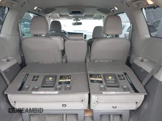 2015 Toyota Sienna XLE с VIN 5TDYK3DC4FS677254, выставлен на аукционе IAAI как лот 41708885 с пробегом 122 637 миль миль и . История ставок и продаж доступна на DreamBid. Изображение 8.