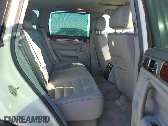 2004 Volkswagen Touareg z VIN WVGCM77L04D040938, wystawiony jako Copart lot #45434315 z przebiegiem 140 769 mil mil oraz Czysty tytuł • Clean title. Historia ofert i sprzedaży dostępna na DreamBid. Obrazek 11.