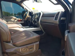 2017 Ford Super Duty F-250 SRW Lariat with VIN 1FT7W2BT9HED50676, listed as a IAAI auction lot 40101868 with 154,199 mi miles. Bid and sale history available at carsss.com. Image 5.