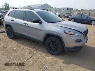 2015 Jeep Cherokee Sport z VIN 1C4PJMAB6FW662609, wystawiony jako IAAI lot #42501537 z przebiegiem 182 800 mil mil oraz . Historia ofert i sprzedaży dostępna na DreamBid. Obrazek 1.