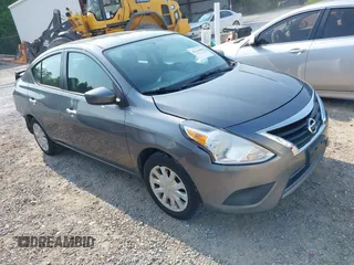 2019 Nissan Versa SV z VIN 3N1CN7AP8KL852236, wystawiony jako IAAI lot #42393900 z przebiegiem 87 340 mil mil oraz . Historia ofert i sprzedaży dostępna na DreamBid. Obrazek 1.