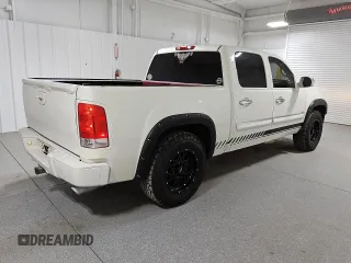 2011 GMC Sierra 1500 Denali z VIN 3GTP2XE21BG345323, wystawiony jako Copart lot #43329045 z przebiegiem 236 126 mil mil oraz Czysty tytuł • Clean title. Historia ofert i sprzedaży dostępna na DreamBid. Obrazek 3.