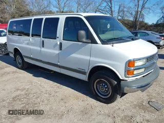 2001 Chevrolet Express with VIN 1GAHG39R811190636, listed as a IAAI auction lot 41397919 with 92,927 mi miles. Bid and sale history available at carsss.com. Image 1.