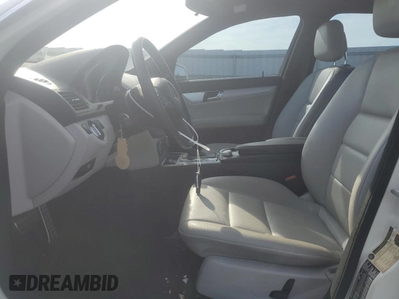 2011 Mercedes-Benz C 300 Sport с VIN WDDGF5EB3BA523150, выставлен на аукционе Copart как лот 58926245 с пробегом 176 112 миль миль и Списание • Salvage title. История ставок и продаж доступна на DreamBid. Изображение 7.