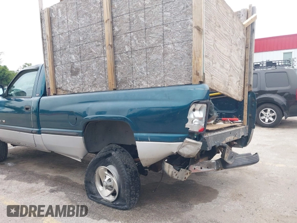 1999 Dodge 1500 z VIN 1B7HF16Z6XS286934, wystawiony jako IAAI lot #42331463 z przebiegiem 115 595 mil mil oraz . Historia ofert i sprzedaży dostępna na DreamBid. Obrazek 6.