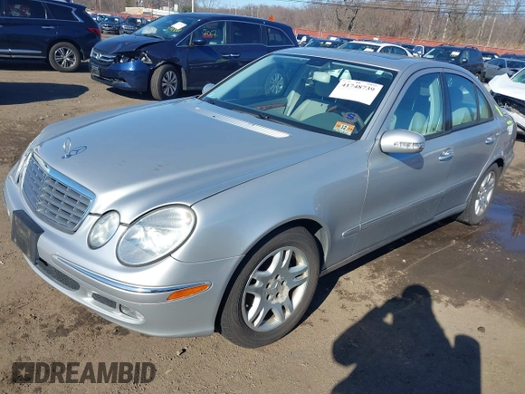 2006 Mercedes-Benz E-Class 3.5L with VIN WDBUF56J06A737827, listed as a IAAI auction lot 41748739 with 197,843 mi miles. Bid and sale history available at carsss.com. Image 19.