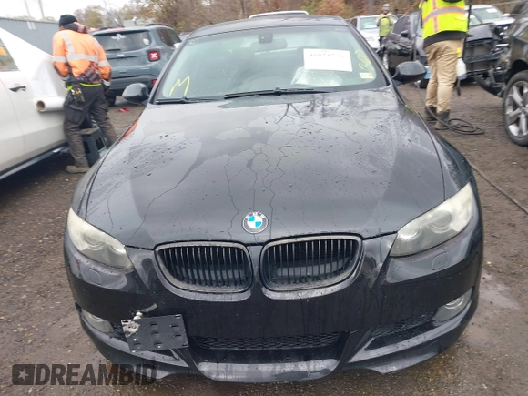 2009 BMW 3 Series 328i xDrive with VIN WBAWV535X9P080957, listed as a IAAI auction lot 40878730 with 94,892 mi miles and . Bid and sale history available at carsss.com. Image 12.