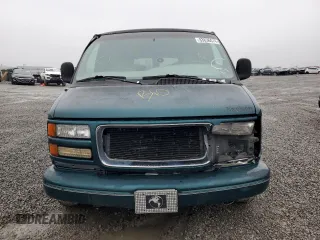 1998 GMC Savana Cargo Van YF7 with VIN 1GDFG15R5W1096726, listed as a Copart auction lot 83836574 with 0 mi miles and Salvage Title. Bid and sale history available at carsss.com. Image 5.