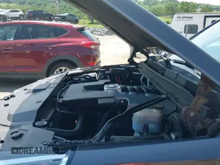 2017 Cadillac Escalade Premium Luxury z VIN 1GYS4CKJ6HR351341, wystawiony jako IAAI lot #42453288 z przebiegiem 162 798 mil mil oraz . Historia ofert i sprzedaży dostępna na DreamBid. Obrazek 20.