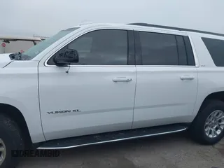 2019 GMC Yukon XL SLT z VIN 1GKS1GKC8KR395425, wystawiony jako IAAI lot #41910104 z przebiegiem 105 760 mil mil oraz . Historia ofert i sprzedaży dostępna na DreamBid. Obrazek 13.