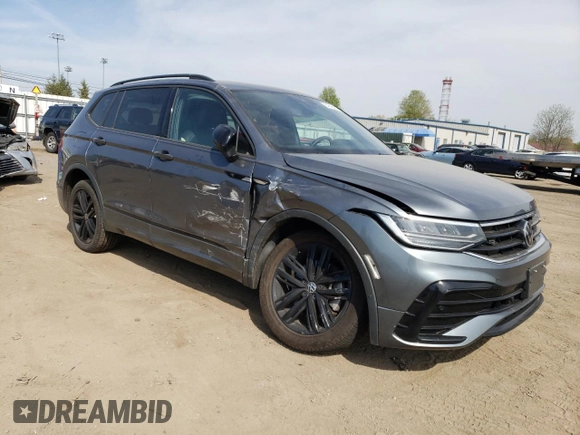 2022 Volkswagen Tiguan SE R-Line Black with VIN 3VV8B7AX2NM051233, listed as a Copart auction lot 54546455 with 61,848 mi miles and Salvage title. Bid and sale history available at DreamBid. Image 4.