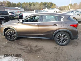 2017 Infiniti QX30 Luxury with VIN SJKCH5CR8HA034526, listed as a IAAI auction lot 41338947 with 67,166 mi miles. Bid and sale history available at carsss.com. Image 13.