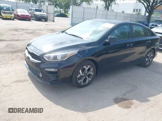 2019 Kia Forte LXS z VIN 3KPF24AD3KE044372, wystawiony jako IAAI lot #42333141 z przebiegiem 72 875 mil mil oraz . Historia ofert i sprzedaży dostępna na DreamBid. Obrazek 2.