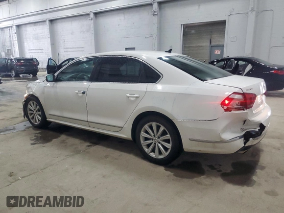 2013 Volkswagen Passat SEL Premium z VIN 1VWCP7A30DC100014, wystawiony jako Copart lot #55271515 z przebiegiem 139 484 mil mil oraz Szkoda całkowita • Salvage title. Historia ofert i sprzedaży dostępna na DreamBid. Obrazek 2.