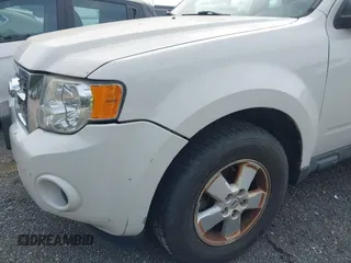 2010 Ford Escape XLS с VIN 1FMCU0C76AKB61657, выставлен на аукционе IAAI как лот 42489207 с пробегом 156 983 миль миль и . История ставок и продаж доступна на DreamBid. Изображение 6.