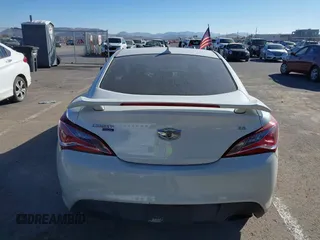 2013 Hyundai Genesis Coupe R-Spec z VIN KMHHU6KJ2DU101504, wystawiony jako IAAI lot #41469836 z przebiegiem 98 779 mil mil oraz . Historia ofert i sprzedaży dostępna na DreamBid. Obrazek 16.
