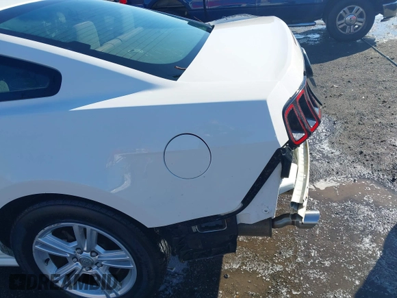 2013 Ford Mustang V6 with VIN 1ZVBP8AM6D5275902, listed as a IAAI auction lot 41750633 with 246,762 mi miles and . Bid and sale history available at DreamBid. Image 21.