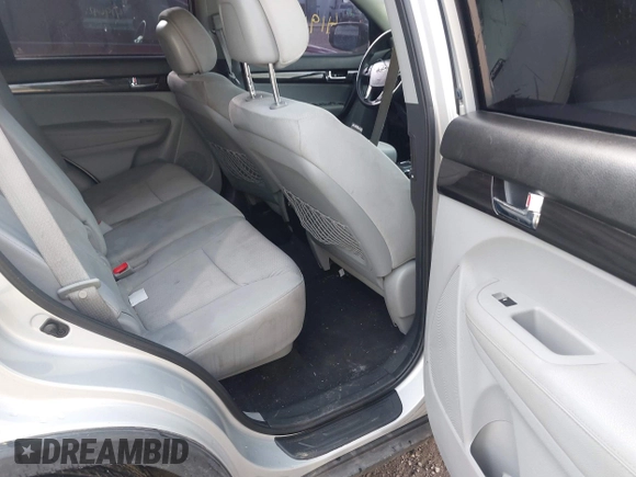 2013 Kia Sorento LX with VIN 5XYKTCA61DG405806, listed as a IAAI auction lot 41966976 with 129,942 mi miles and . Bid and sale history available at DreamBid. Image 8.