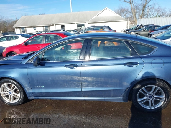 2018 Ford Fusion Hybrid SE with VIN 3FA6P0LU8JR229795, listed as a IAAI auction lot 41522818 with 115,420 mi miles. Bid and sale history available at carsss.com. Image 14.