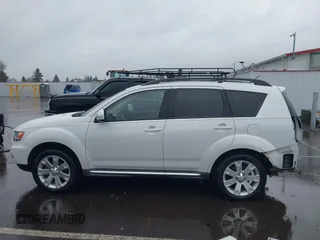 2011 Mitsubishi Outlander SE z VIN JA4AS3AW3BU019148, wystawiony jako IAAI lot #41851004 z przebiegiem 88 989 mil mil oraz . Historia ofert i sprzedaży dostępna na DreamBid. Obrazek 15.