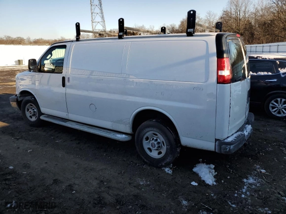 2017 GMC Savana Cargo Van with VIN 1GTW7AFF4H1913275, listed as a Copart auction lot 88629025 with 0 mi miles and Salvage Title. Bid and sale history available at carsss.com. Image 2.