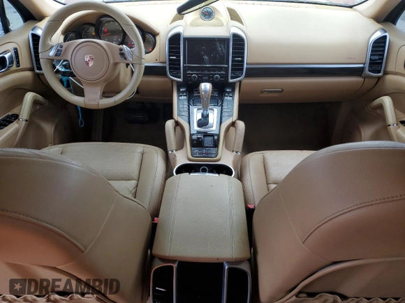 2012 Porsche Cayenne z VIN WP1AA2A21CLA06372, wystawiony jako Copart lot #49437725 z przebiegiem 137 530 mil mil oraz Szkoda całkowita • Salvage title. Historia ofert i sprzedaży dostępna na DreamBid. Obrazek 8.
