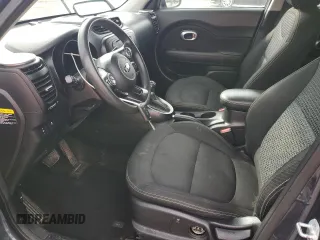 2016 Kia Soul + z VIN KNDJP3A56G7269259, wystawiony jako Copart lot #55522165 z przebiegiem 189 937 mil mil oraz Szkoda całkowita • Salvage title. Historia ofert i sprzedaży dostępna na DreamBid. Obrazek 7.