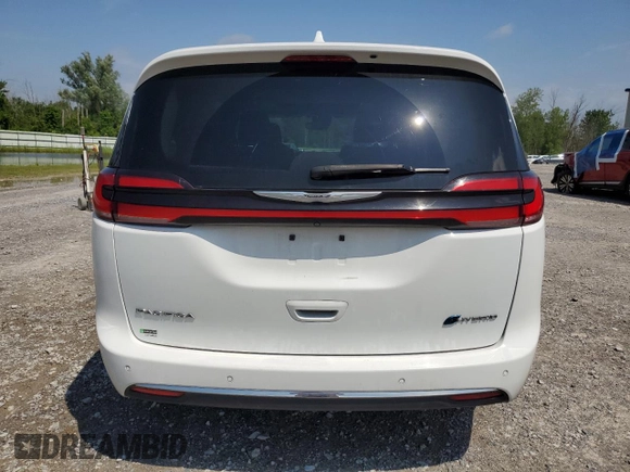 2022 Chrysler Pacifica Hybrid Limited with VIN 2C4RC1S72NR180156, listed as a Copart auction lot 62742765 with 71,935 mi miles and Salvage title. Bid and sale history available at DreamBid. Image 6.