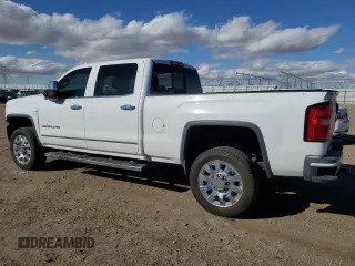 2015 GMC Sierra 2500HD available WiFi Denali with VIN 1GT120E86FF675547, listed as a Copart auction lot 44040175 with 110,855 mi miles and Salvage Title. Bid and sale history available at carsss.com. Image 2.