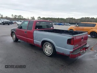 2003 GMC Sonoma SLS with VIN 1GTCS19X838142020, listed as a IAAI auction lot 41297220 with 378,855 mi miles. Bid and sale history available at carsss.com. Image 3.