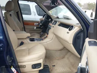 2011 Land Rover LR4 HSE z VIN SALAG2D4XBA576516, wystawiony jako IAAI lot #41542121 z przebiegiem 101 750 mil mil oraz . Historia ofert i sprzedaży dostępna na DreamBid. Obrazek 5.