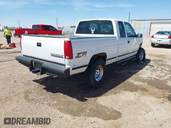 1998 Chevrolet Silverado 1500 with VIN 1GCEK19R0WR134874, listed as a IAAI auction lot 42062143 with 162,211 mi miles and . Bid and sale history available at DreamBid. Image 4.
